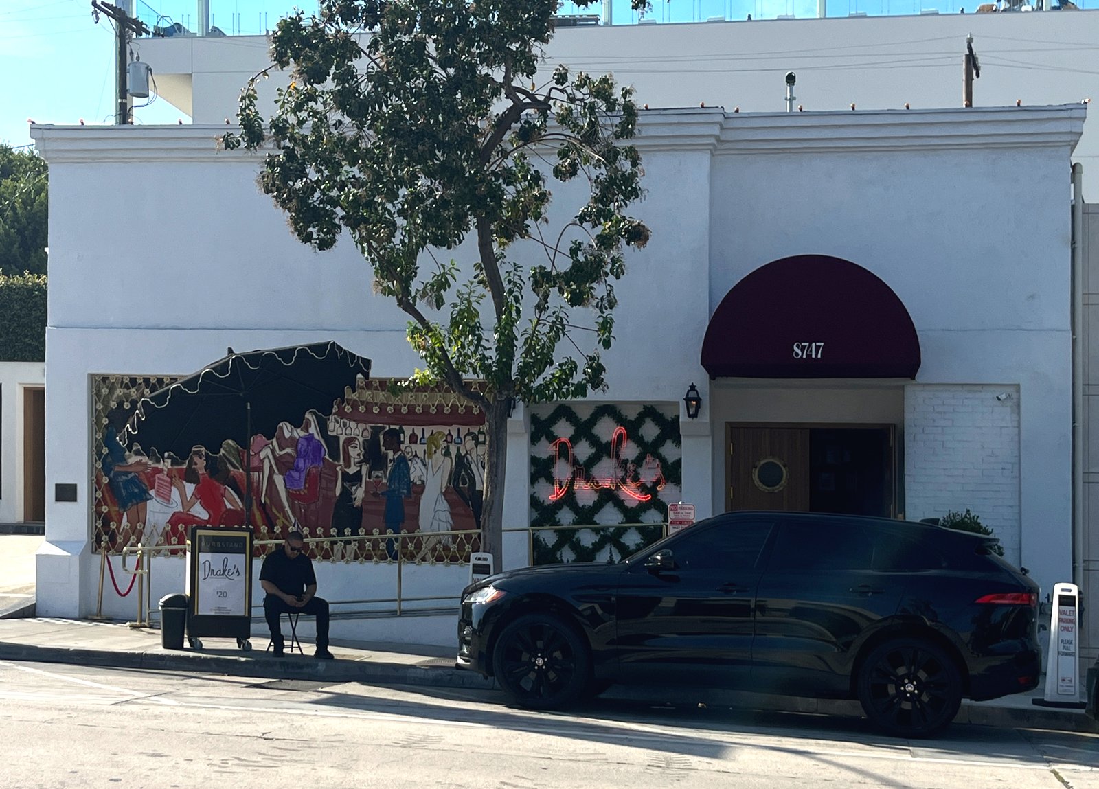 Drake’s Hollywood restaurant exterior on Melrose Avenue, West Hollywood Design District, July 2023